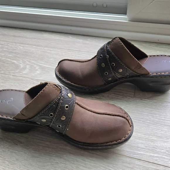 boc Brown Leather Mules with Buckle Detail - Picture 2 of 4